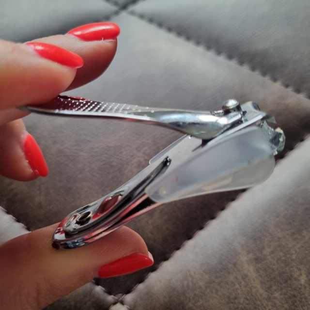 SALLY HANSEN nail clipper