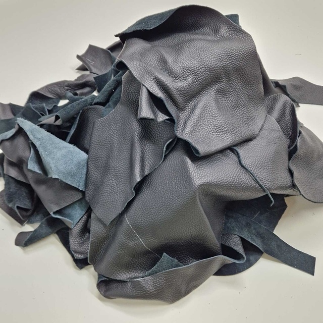 Ostanki naravnega usnja ČRNA paket 1 kg