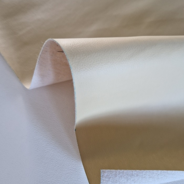 Umetno usnje, kos 150x57cm, bež