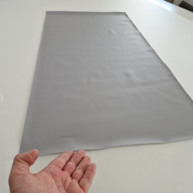 Umetno usnje, kos 140x50cm, siva