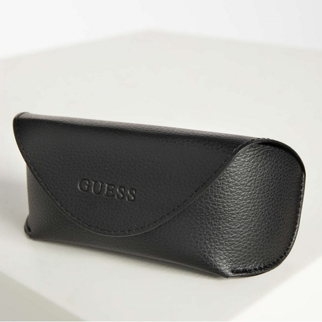 Trdi etui za očala GUESS v črni barvi