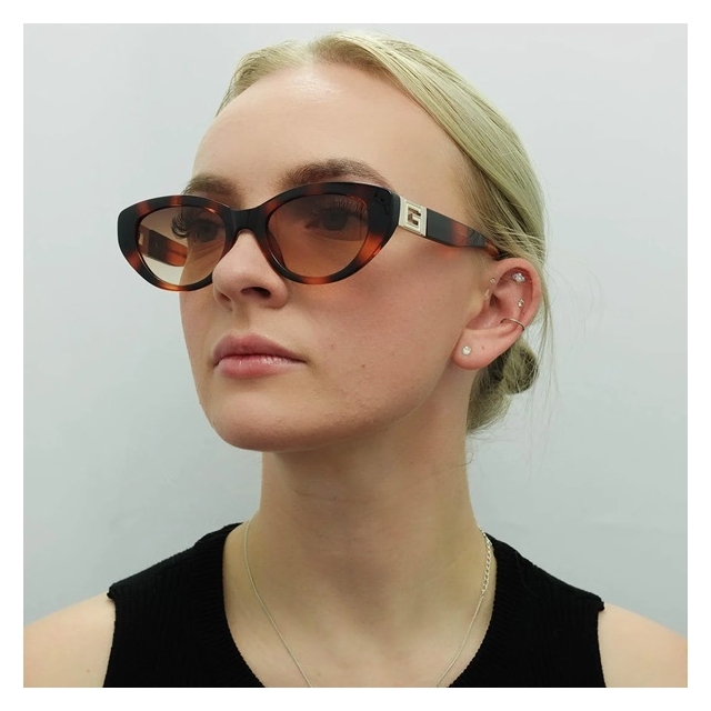 GUESS sončna očala GU7849 53F