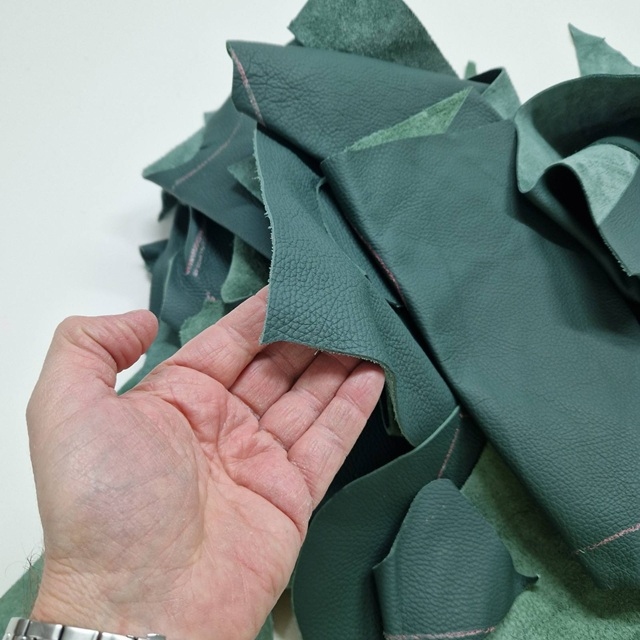 Ostanki naravnega usnja ZELENA paket 1 kg