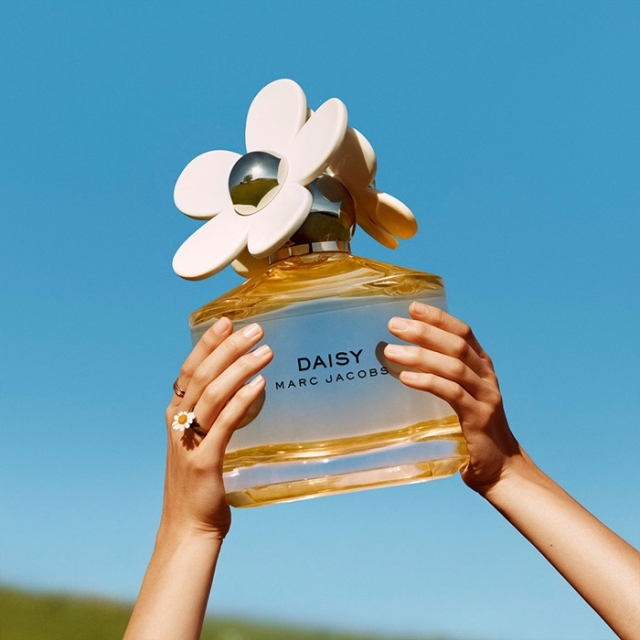 MARC JACOBS women's fragrances Daisy 100ml edt + body lotion 75ml