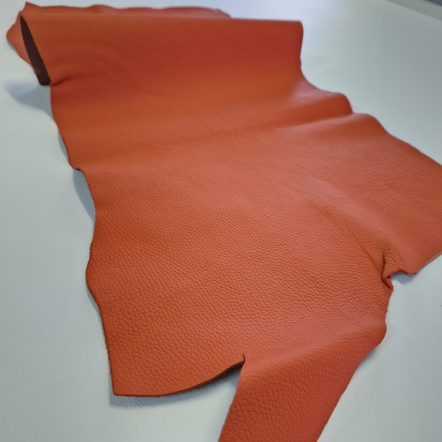 Naravno usnje kos 35x80cm, oranžna
