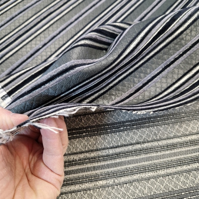 Moderna tapetniška tkanina s črtami