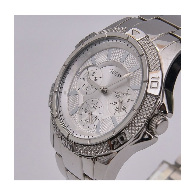 GUESS ure W0235L1