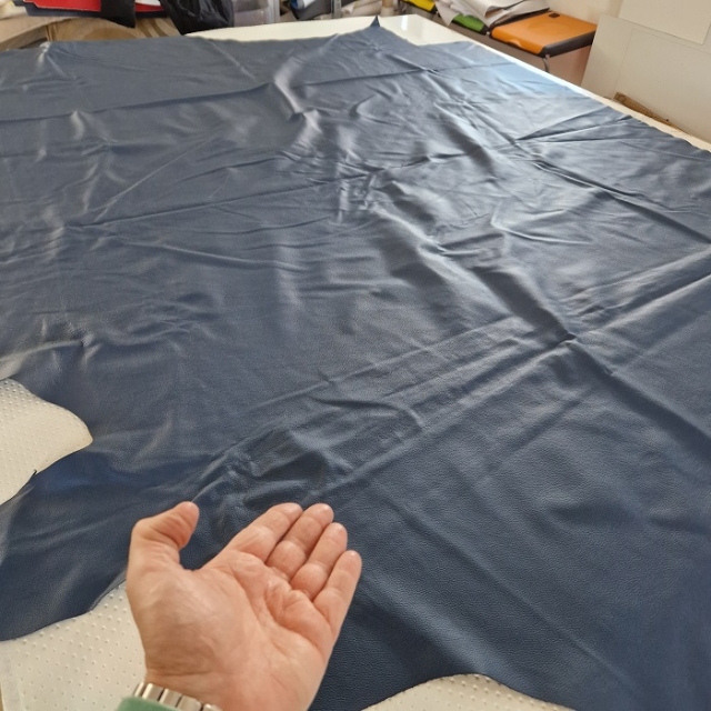 Naravno usnje koža dimenzije 170x140cm, modra