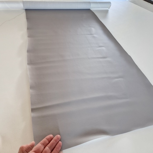 Umetno usnje v SIVI, kos v velikosti 140x50cm