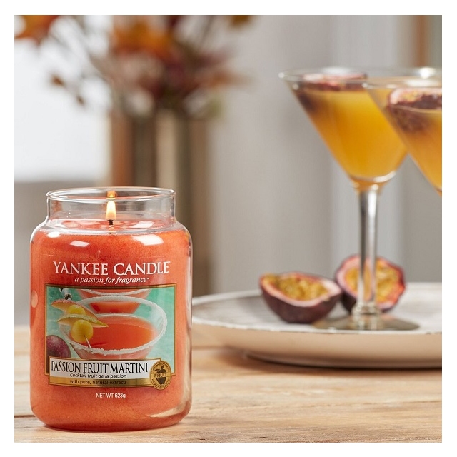 YANKEE CANDLE sveča Passion Fruit Martini 411g